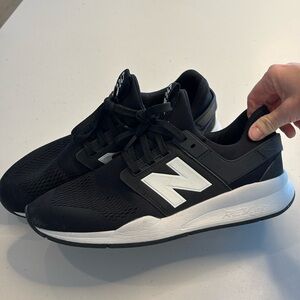 Hardly worn New Balance 247 men’s 9.5